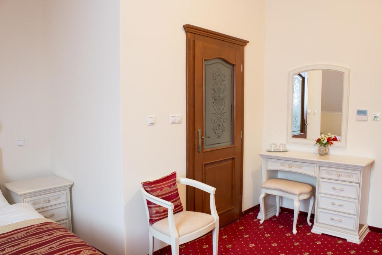 Hotel Viliam Frano Nitra Exteriér fotografie