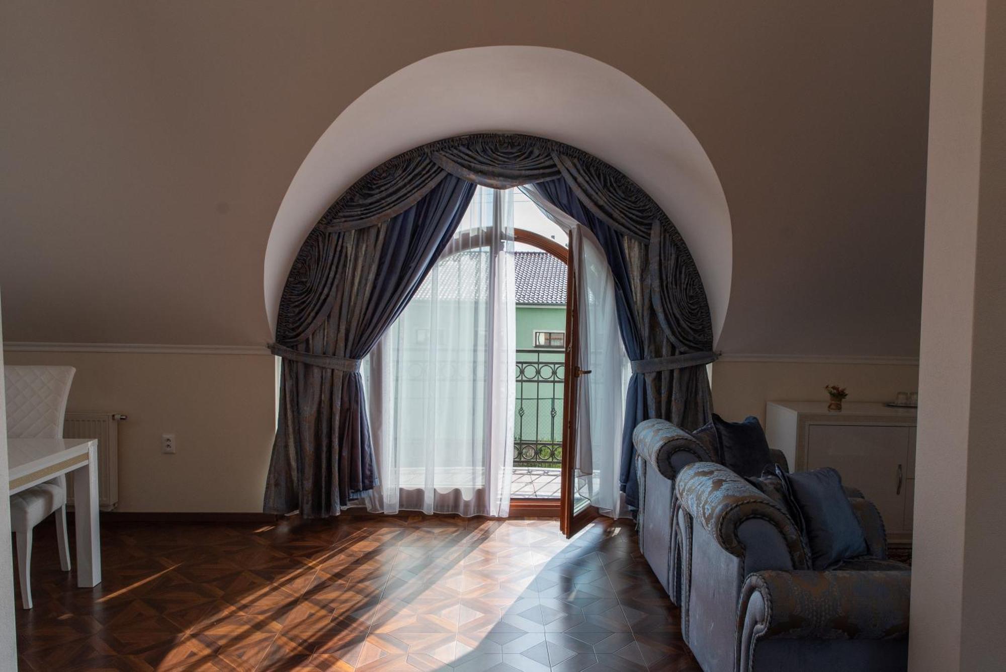 Hotel Viliam Frano Nitra Exteriér fotografie
