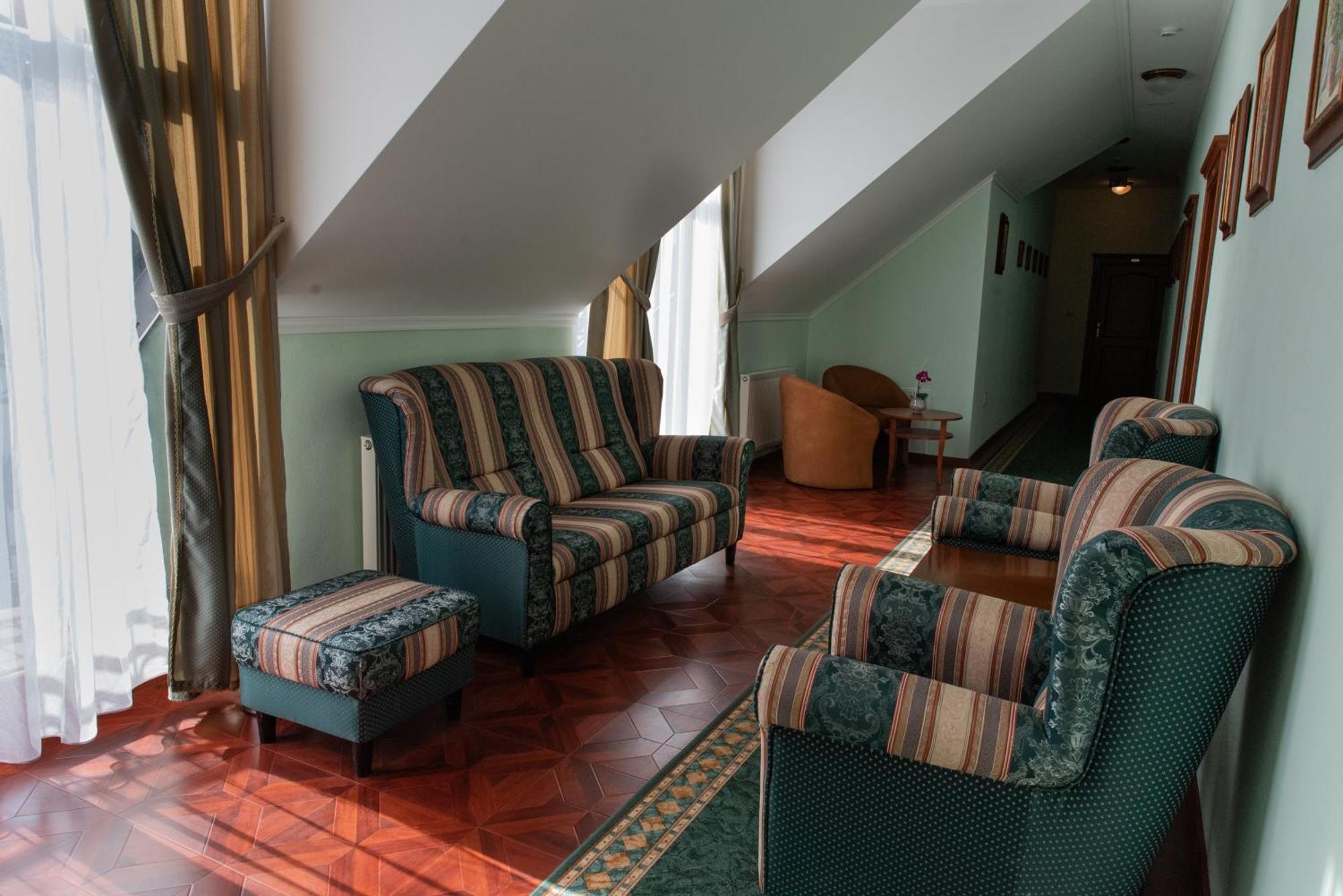 Hotel Viliam Frano Nitra Exteriér fotografie