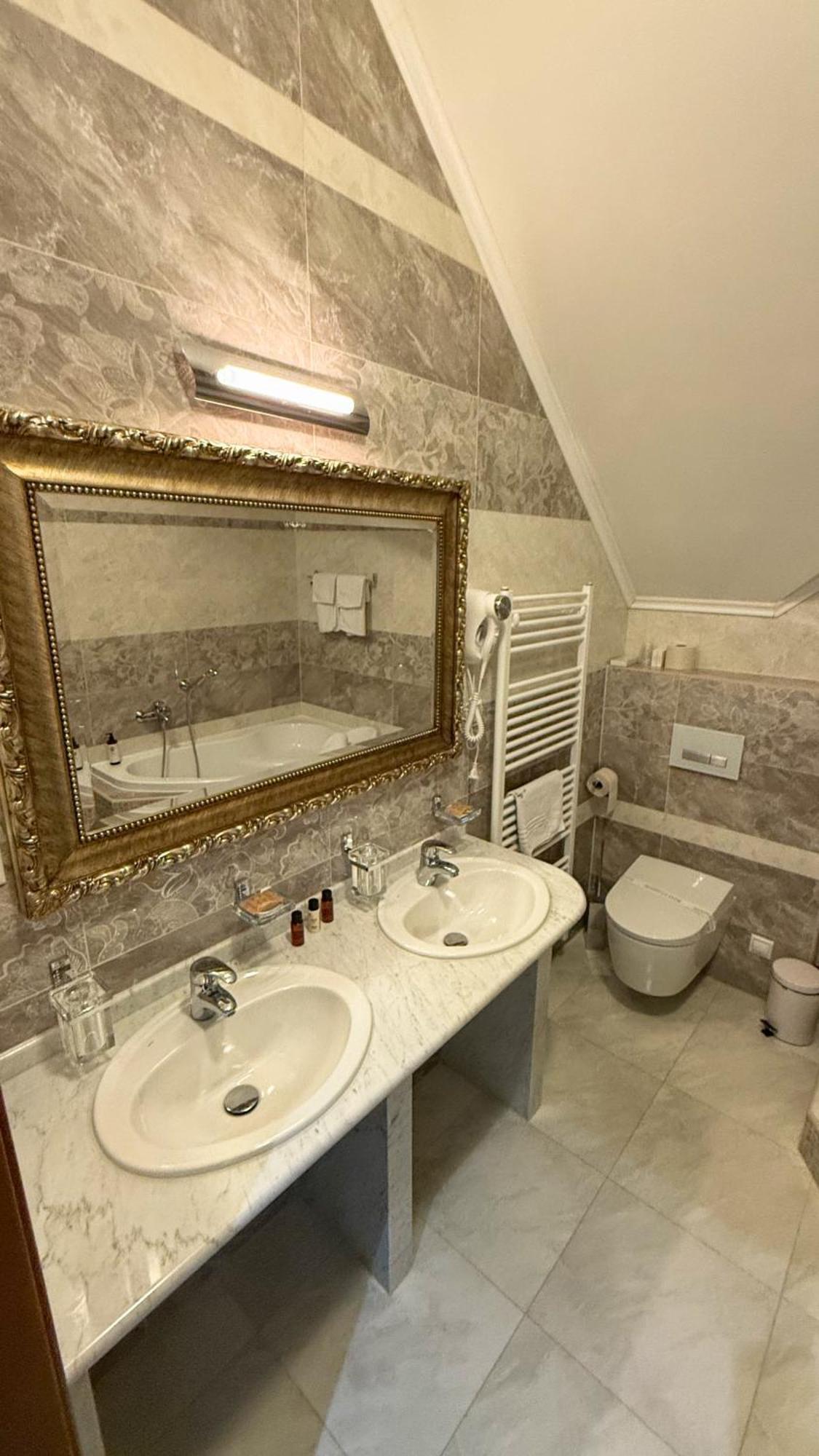 Hotel Viliam Frano Nitra Exteriér fotografie