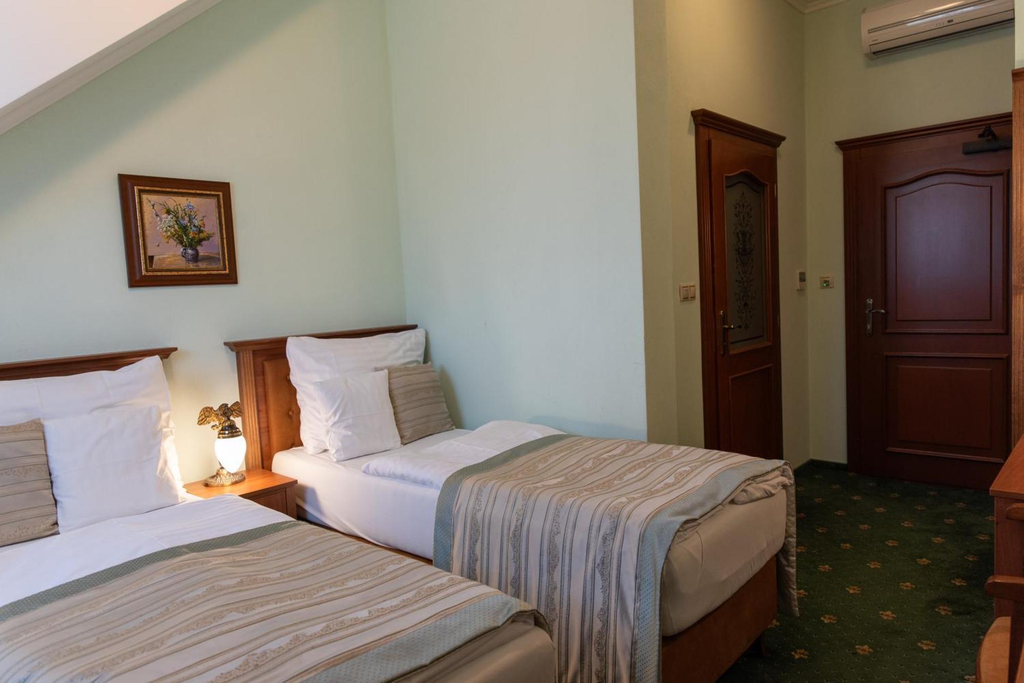 Hotel Viliam Frano Nitra Exteriér fotografie