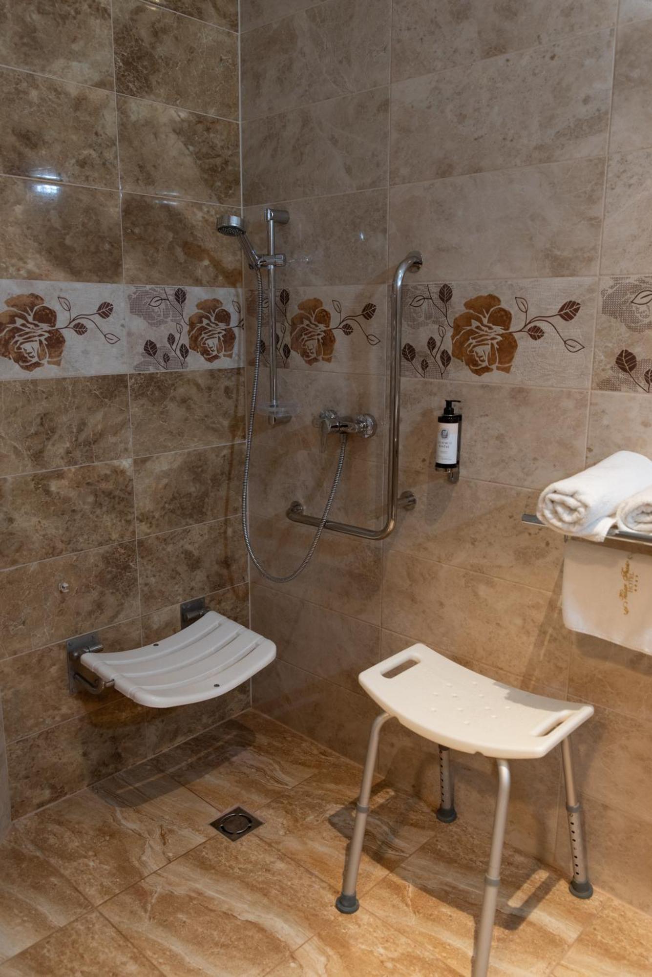 Hotel Viliam Frano Nitra Exteriér fotografie
